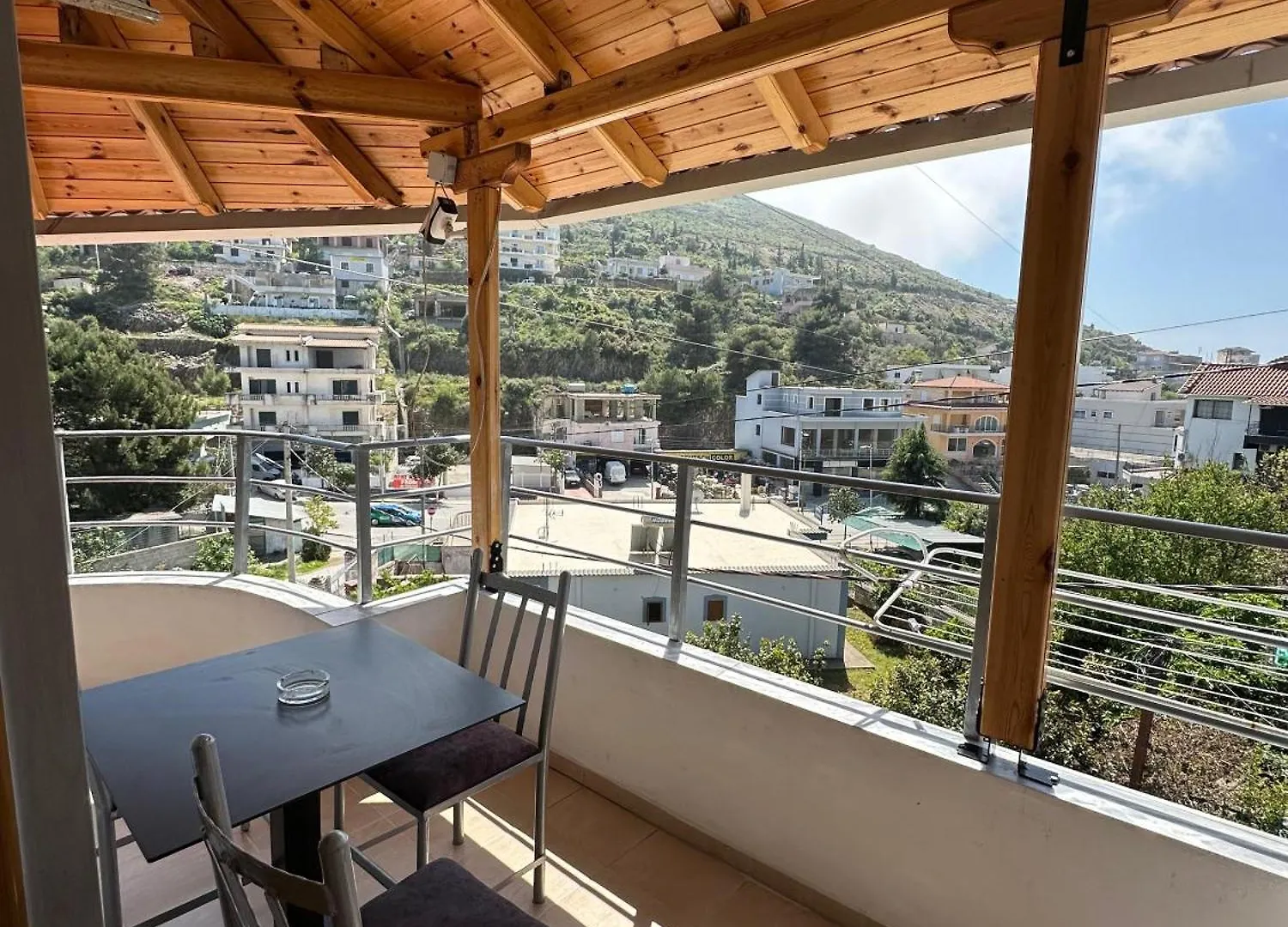 Evelina Ernild Rooms Sarandë Albânia