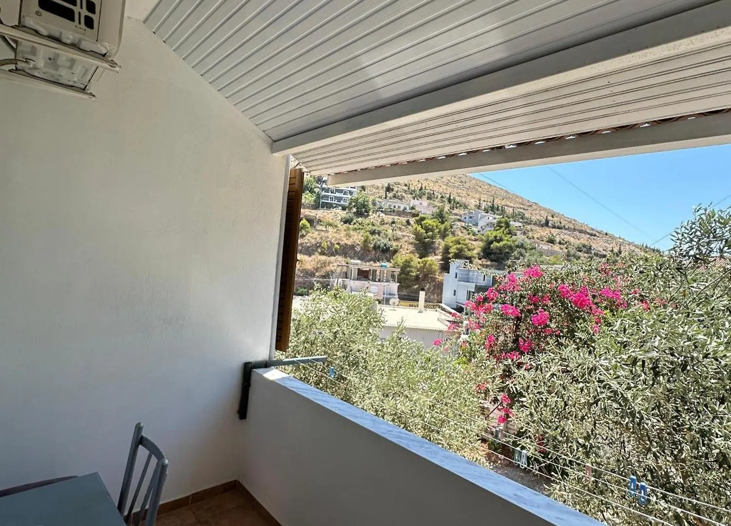 Evelina Ernild Rooms Sarandë Albânia