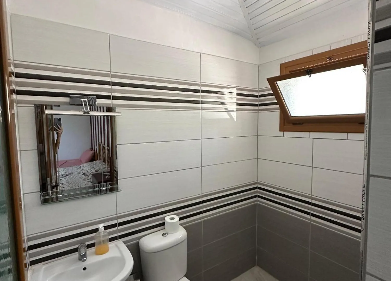 Evelina Ernild Rooms Sarandë