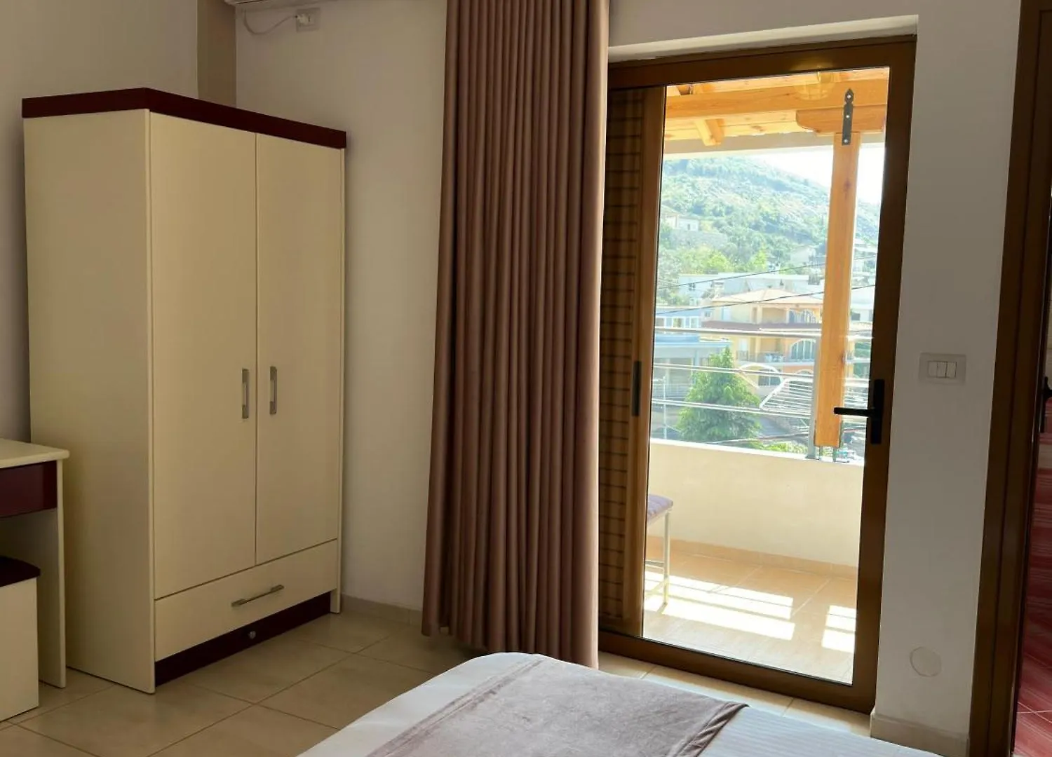 Evelina Ernild Rooms Sarandë Albania