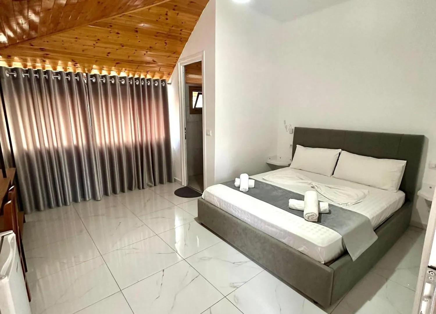 Evelina Ernild Rooms Sarandë 0*,  Albania